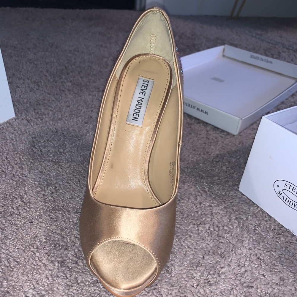 Steve Madden Gold Satin Heels